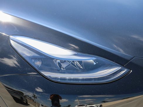 Used 2024 Tesla Model Y Long Range AWD/4WD image 8