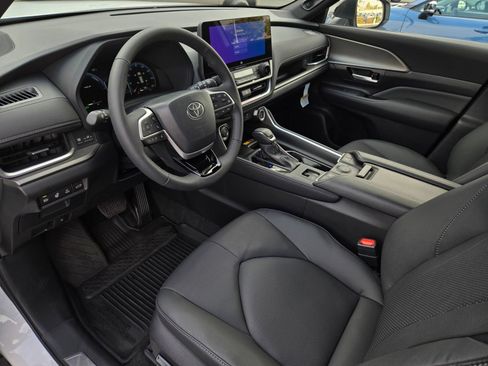 Certified 2026 Toyota Grand Highlander AWD Hybrid image 8
