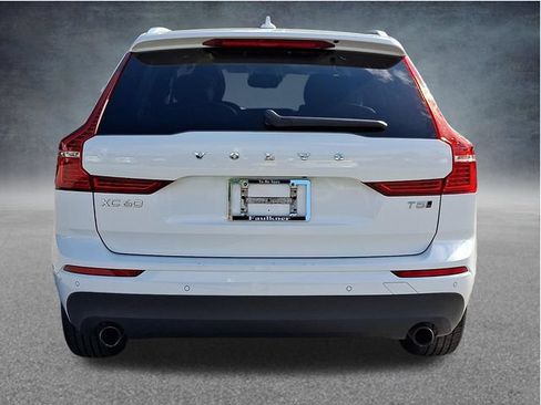 Used 2021 Volvo XC60 T5 Momentum w/ Premium Package AWD/4WD image 5