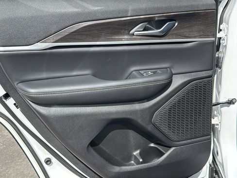 New 2026 Jeep Grand Cherokee Altitude RWD image 15