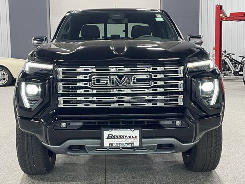 New 2026 GMC Canyon Denali w/ LPO, Denali Black Edition AWD/4WD image 8