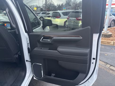 Used 2025 Chevrolet Silverado 1500 LT w/ Protection Package AWD/4WD image 19