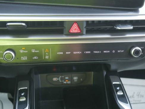 Used 2025 Kia Sorento S w/ Panoramic Sunroof Package FWD image 47
