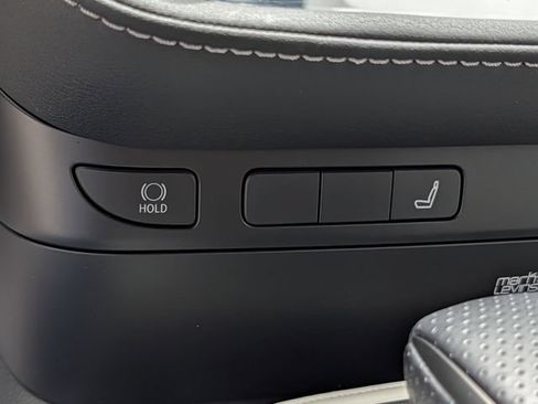 Used 2024 Lexus LS 500 F Sport AWD/4WD image 17