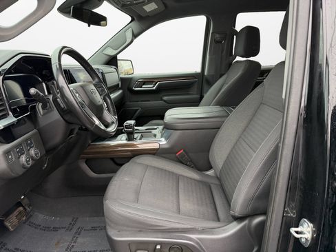 Used 2023 Chevrolet Silverado 1500 RST w/ Rally Edition AWD/4WD image 9