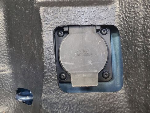 Used 2024 GMC Sierra 1500 SLT image 28