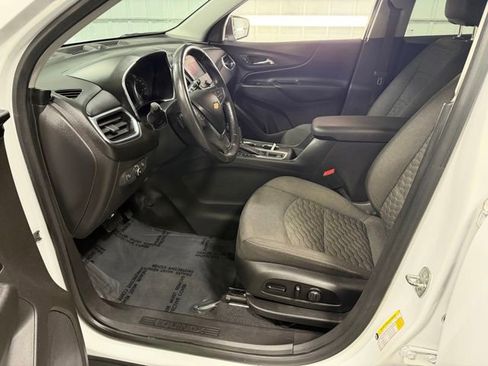 Used 2020 Chevrolet Equinox LT w/ Driver Convenience Package AWD/4WD image 12
