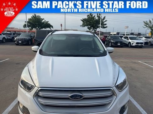 Used 2018 Ford Escape SE image 1