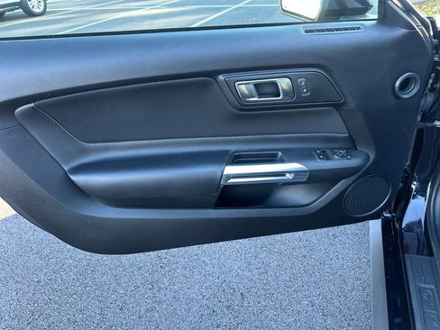 Used 2021 Ford Mustang Coupe image 14