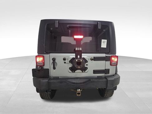 Used 2018 Jeep Wrangler Sport AWD/4WD image 6
