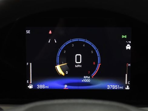 Used 2025 Chevrolet Trax LT FWD image 13