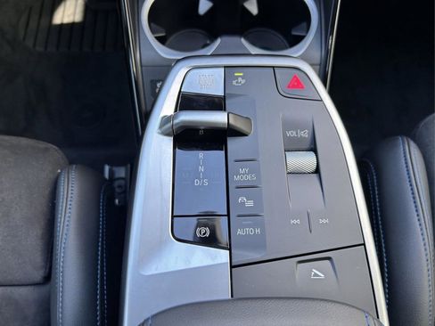 Used 2025 BMW X1 xDrive28i w/ Premium Package image 12