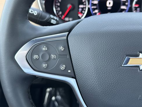 Used 2023 Chevrolet Traverse Premier image 16