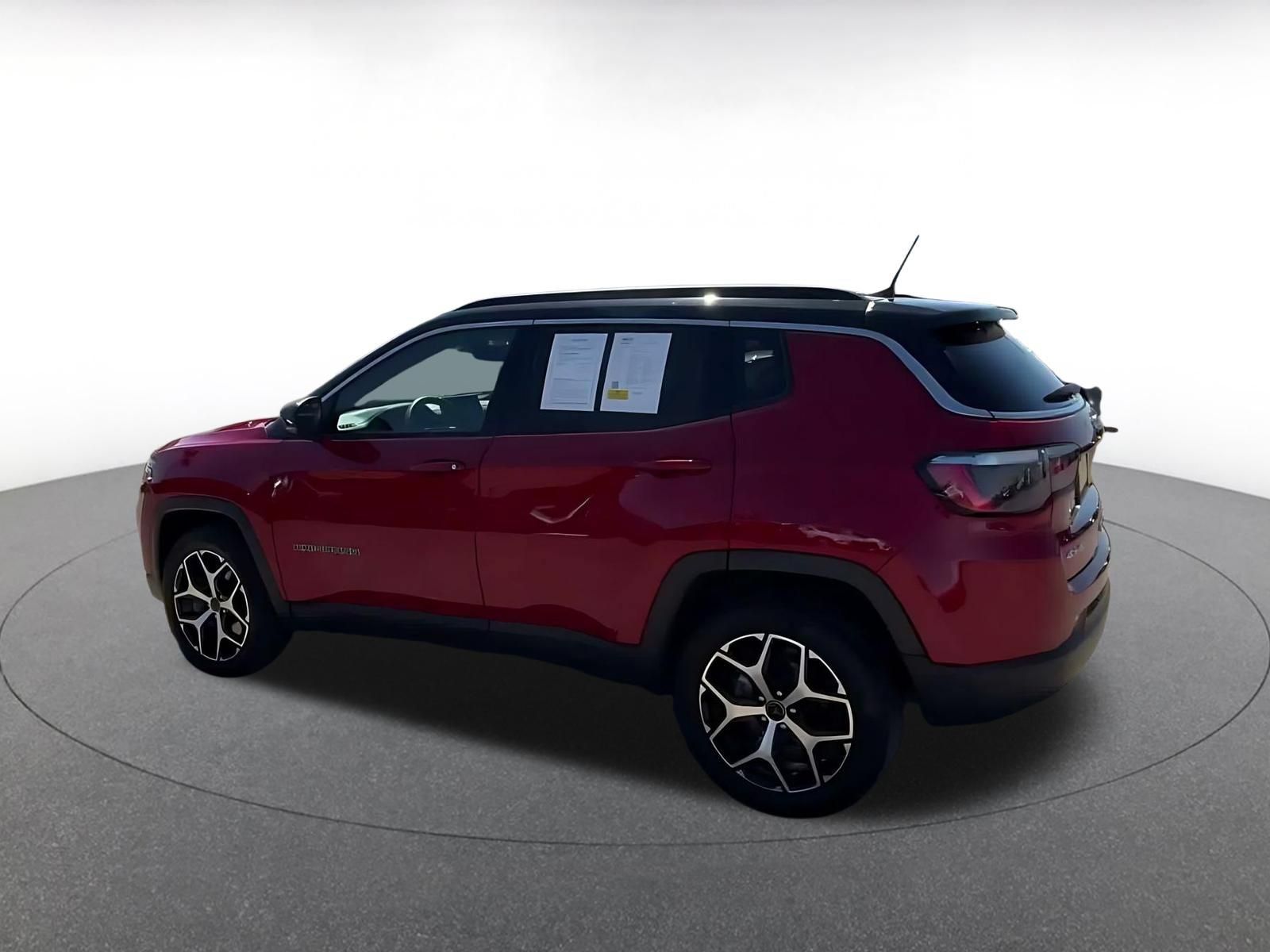 Used 2025 Jeep Compass Limited AWD/4WD image 9