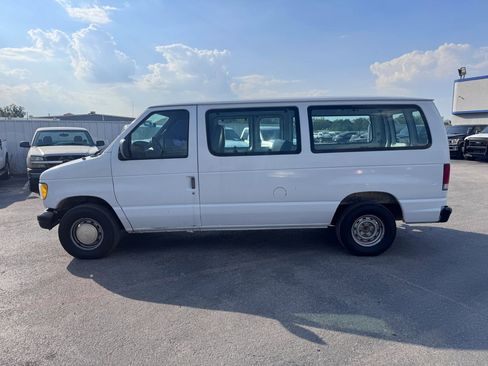 Used 2001 Ford E-150 and Econoline 150 image 8