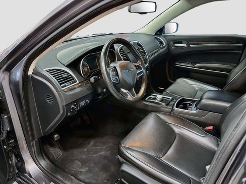 Used 2022 Chrysler 300 Touring L w/ Comfort Group AWD/4WD image 9