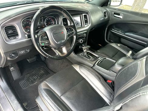 Used 2020 Dodge Charger SXT w/ Leather Interior Group RWD image 18