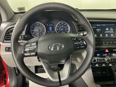 Used 2020 Hyundai Elantra SEL w/ Winter Weather Package image 25
