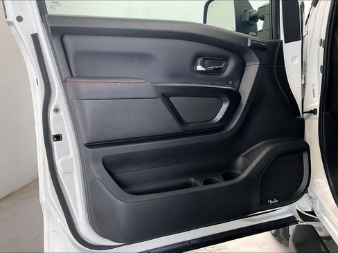 Used 2024 Nissan Titan PRO-4X w/ Pro-4x Convenience Package AWD/4WD image 21