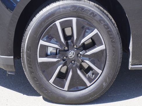 Used 2026 Toyota bZ FWD image 7