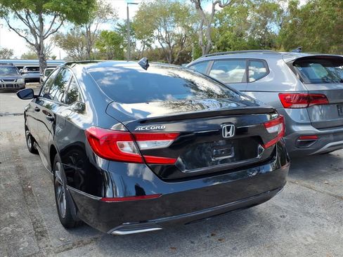 Used 2018 Honda Accord EX image 4