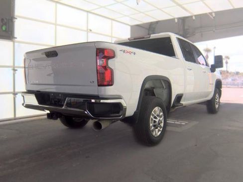 Used 2025 Chevrolet Silverado 2500 LT w/ Convenience Package AWD/4WD image 5