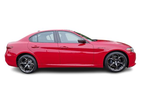 Used 2023 Alfa Romeo Giulia Estrema AWD/4WD image 7