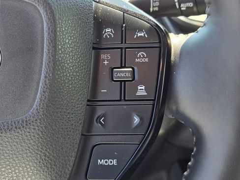 Used 2023 Toyota Prius XLE FWD image 28