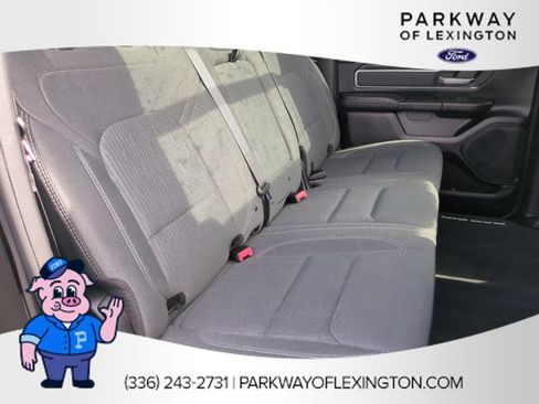 Used 2022 RAM 1500 Big Horn AWD/4WD image 32