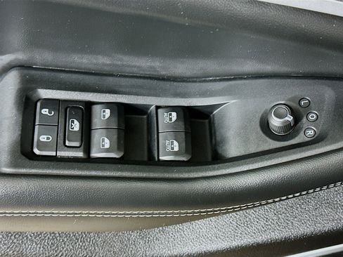 Used 2022 Jeep Grand Cherokee Limited 4xe image 15