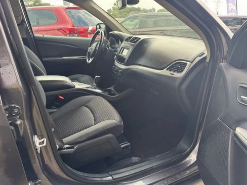 Used 2018 Dodge Journey SE w/ Popular Equipment Group FWD image 26