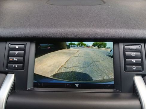 Used 2019 Land Rover Discovery Sport AWD/4WD image 9