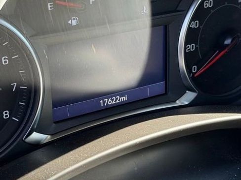 Used 2024 GMC Terrain SLT image 6