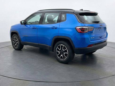 Used 2025 Jeep Compass Trailhawk image 6