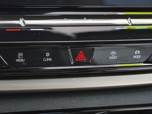 Certified 2023 Volkswagen ID.4 Pro AWD/4WD image 29