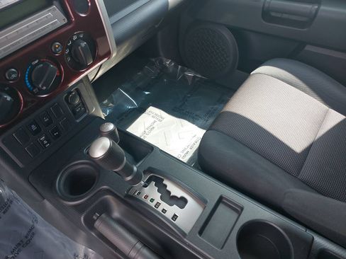 Used 2007 Toyota FJ Cruiser 4WD w/ Upgrade Pkg 1 image 22