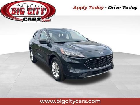 Used 2022 Ford Escape SE w/ Cold Weather Package AWD/4WD image 1