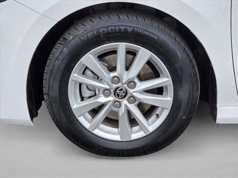 Used 2025 Toyota Camry LE image 23