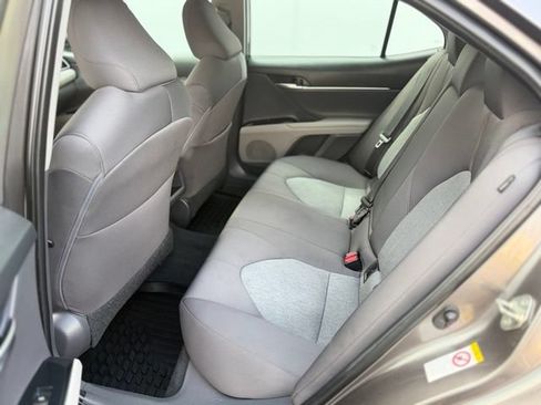 Used 2018 Toyota Camry LE FWD image 21