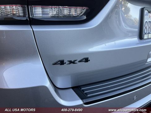 Used 2018 Jeep Grand Cherokee Altitude AWD/4WD image 10
