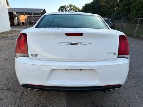 Used 2019 Chrysler 300 S RWD image 3