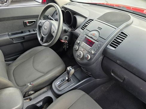 Used 2010 Kia Soul + w/ Audio Pkg image 11