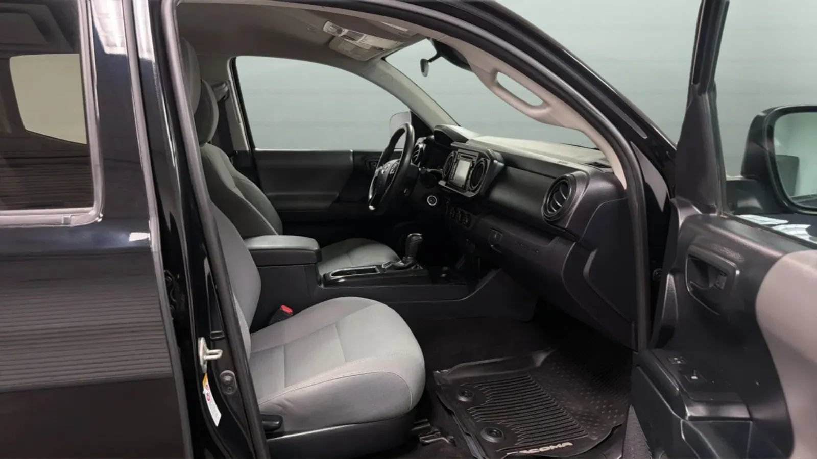 Used 2019 Toyota Tacoma SR w/ SR Convenience Package AWD/4WD image 21