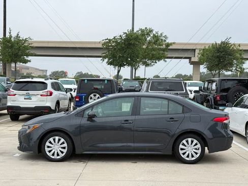 Used 2024 Toyota Corolla LE FWD image 4