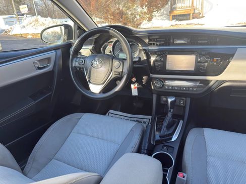 Used 2015 Toyota Corolla LE image 29