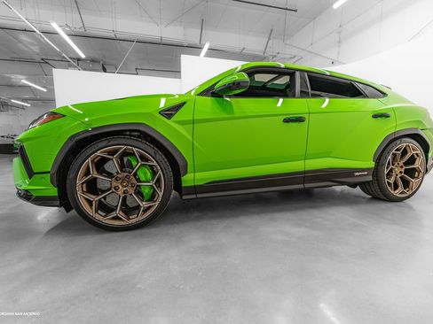 Used 2024 Lamborghini Urus Performante AWD/4WD image 10