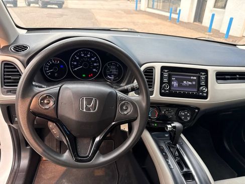 Used 2022 Honda HR-V LX image 20