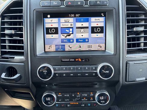 Used 2018 Ford Expedition Max Limited w/ Equipment Group 301A AWD/4WD image 17
