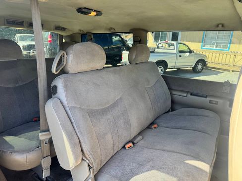 Used 2001 Chevrolet Astro Passenger RWD image 16