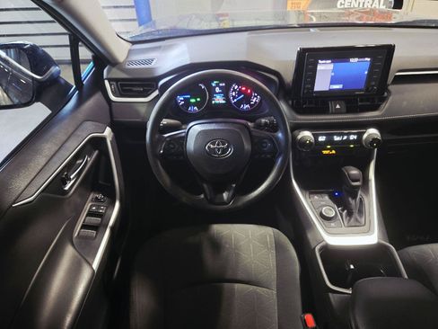 Used 2022 Toyota RAV4 XLE AWD/4WD image 26